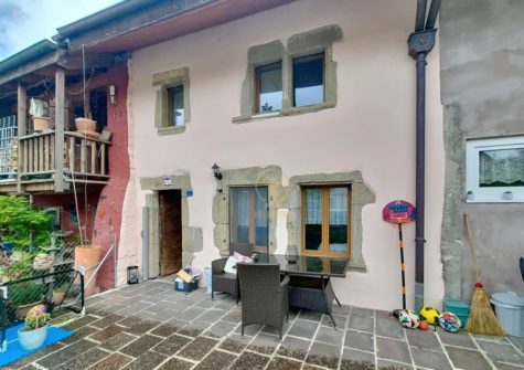 VILLARS-EPENEY, maison mitoyenne avec triplex et rural