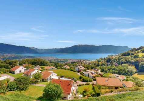 A JONGNY, superbe appartement 4,5 pièces avec vue imprenable sur le lac !