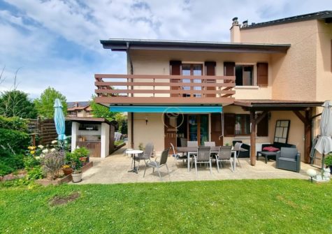 RENENS, OBJET RARE! Villa mitoyenne non soumise à une PPE de 5.5 p. avec grand espace jardin.